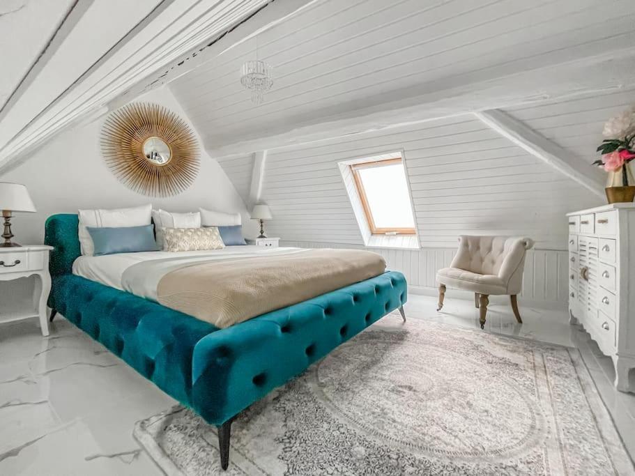 Apartment Loft In The Castle Chateau Du Chatelard Montreux